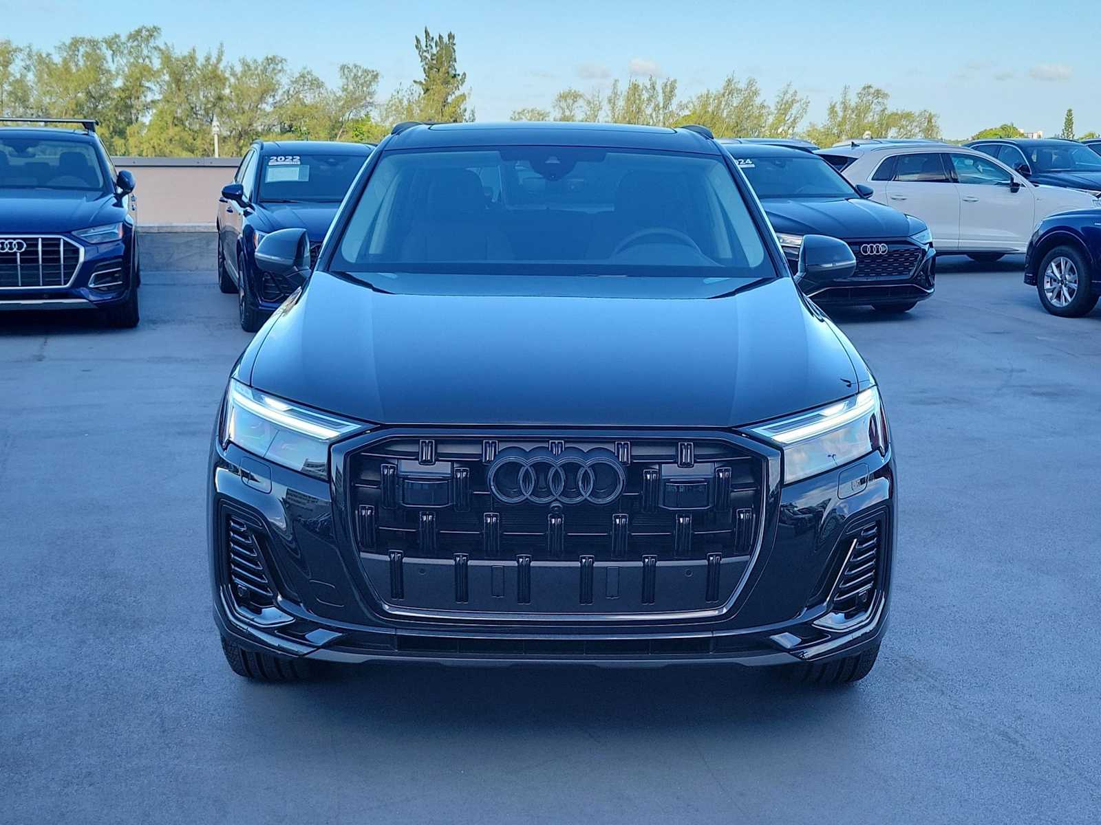 Thumbnail: 2026 Audi Q7 - 9