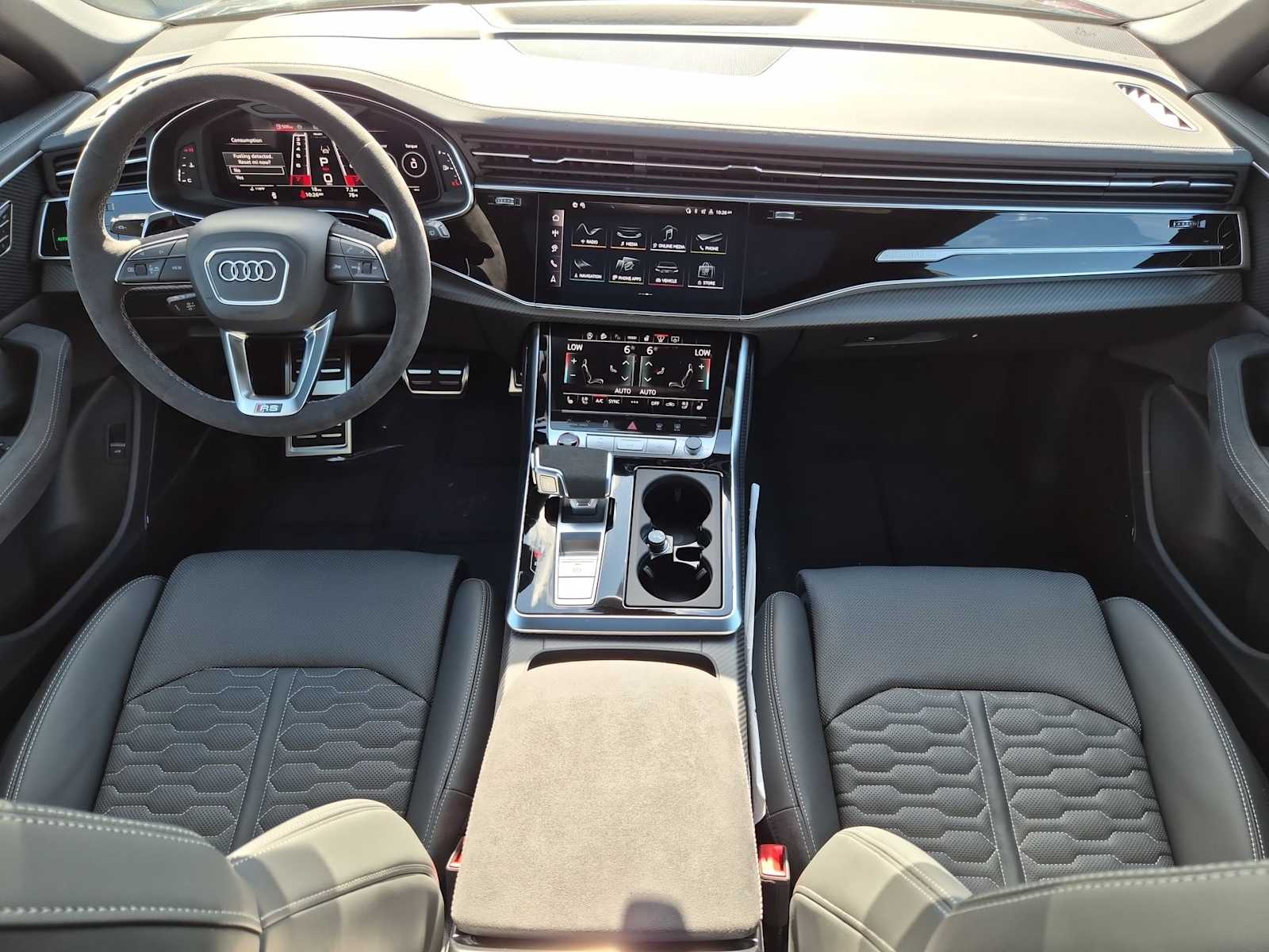 Thumbnail: 2026 Audi RS Q8 - 14