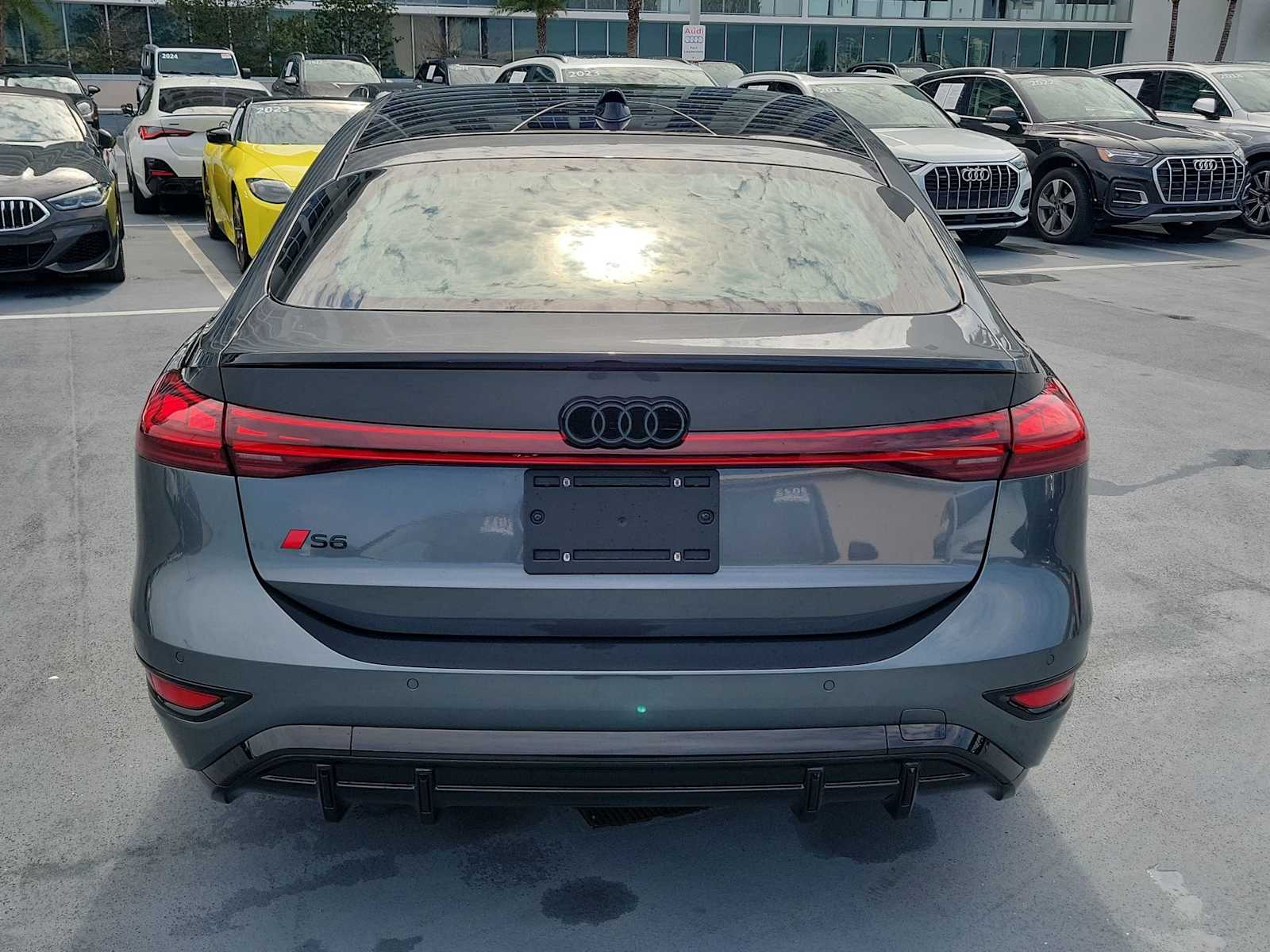 Thumbnail: 2025 Audi e-tron S - 5