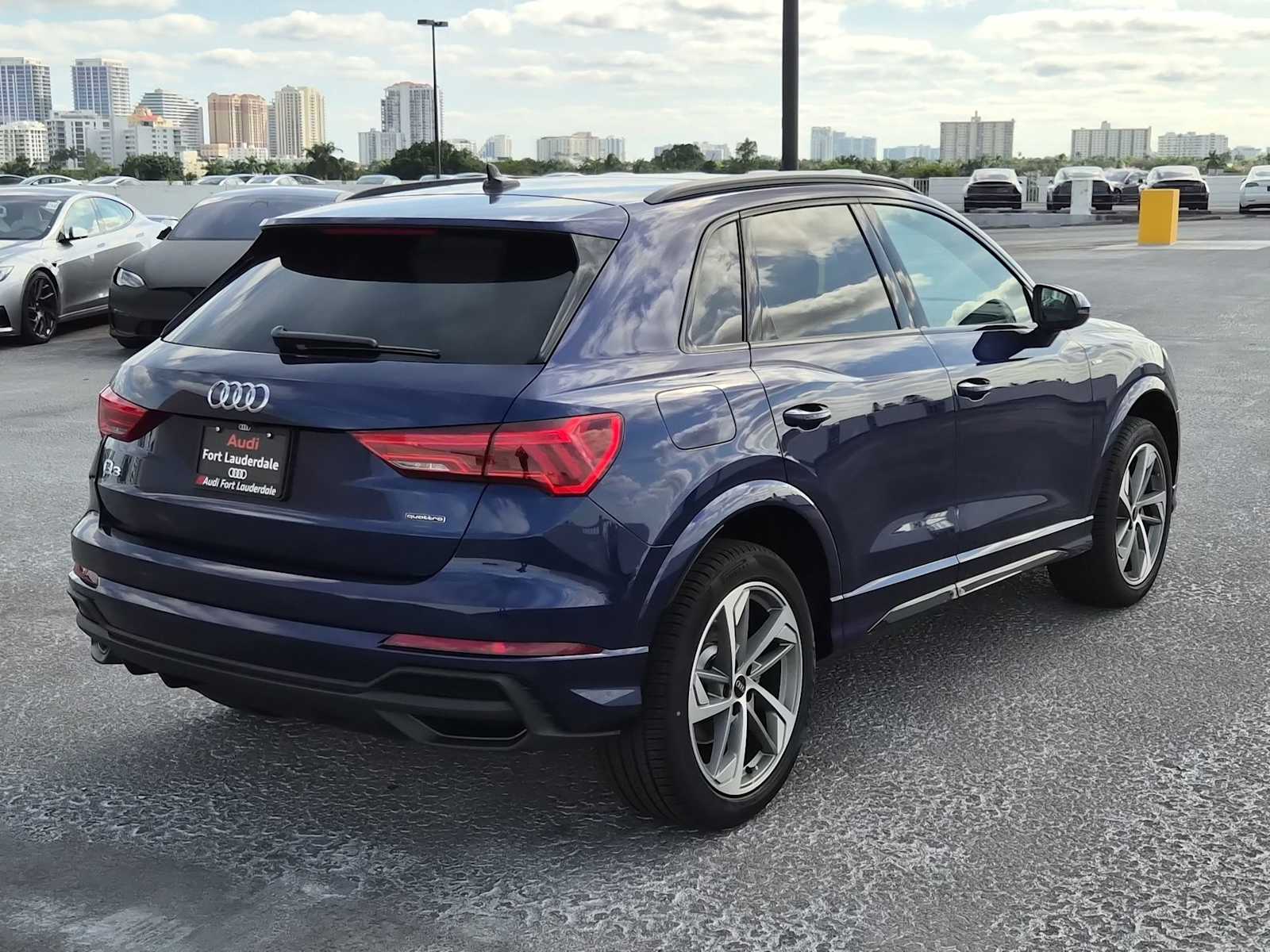 Thumbnail: 2025 Audi Q3 - 6