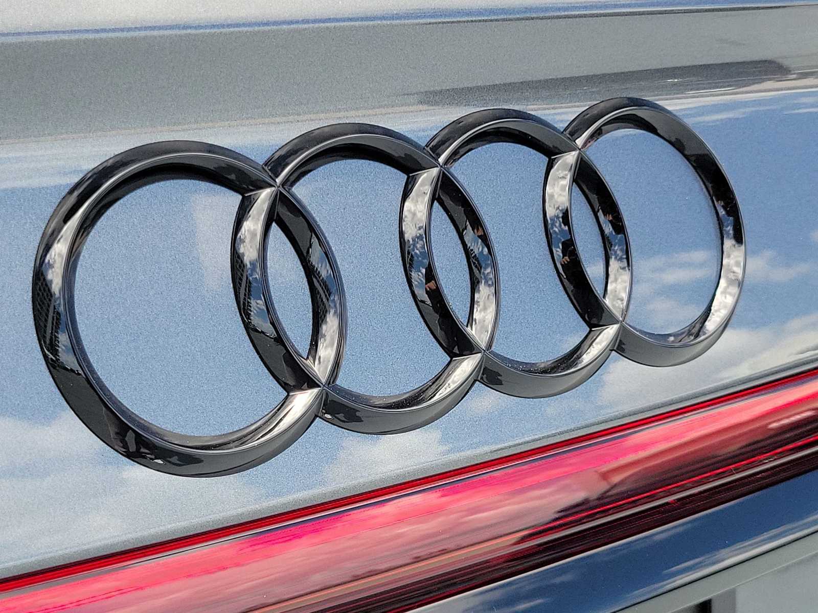 Thumbnail: 2026 Audi S8 - 11