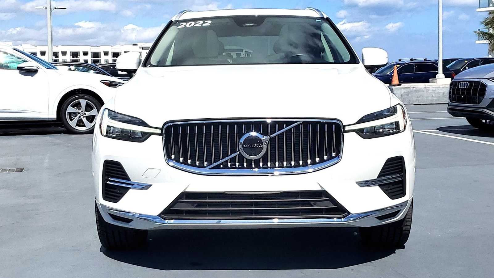 Thumbnail: 2022 Volvo XC60 - 9