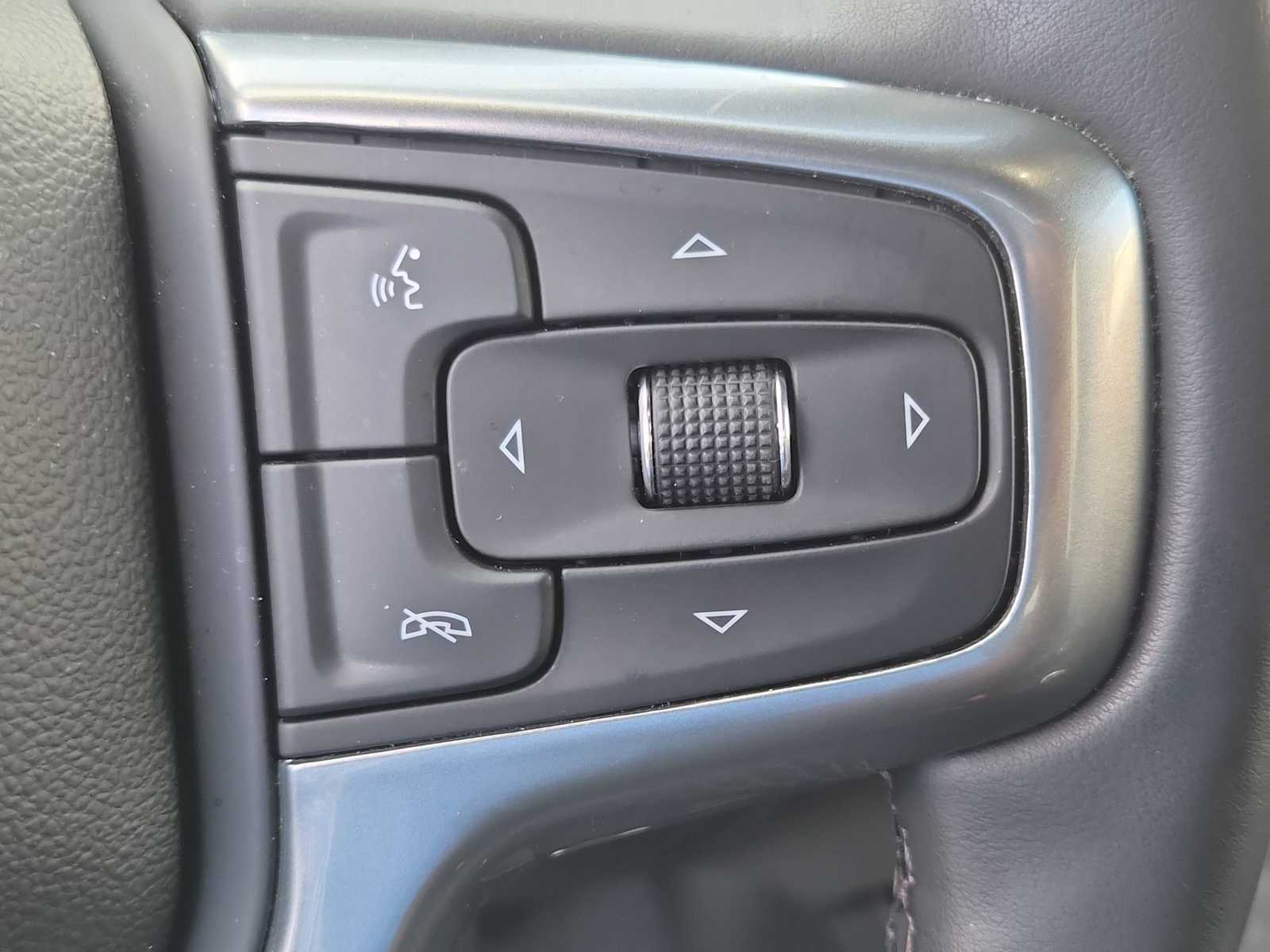 Thumbnail: 2023 Chevrolet Tahoe - 21