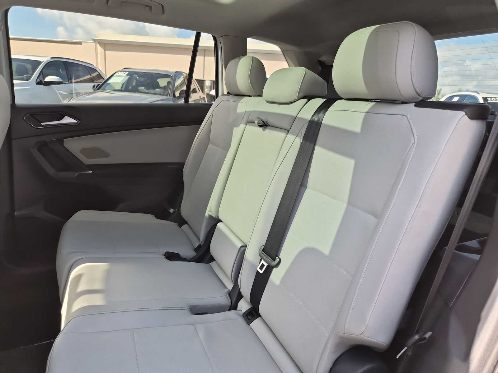 Thumbnail: 2018 Volkswagen Tiguan - 19