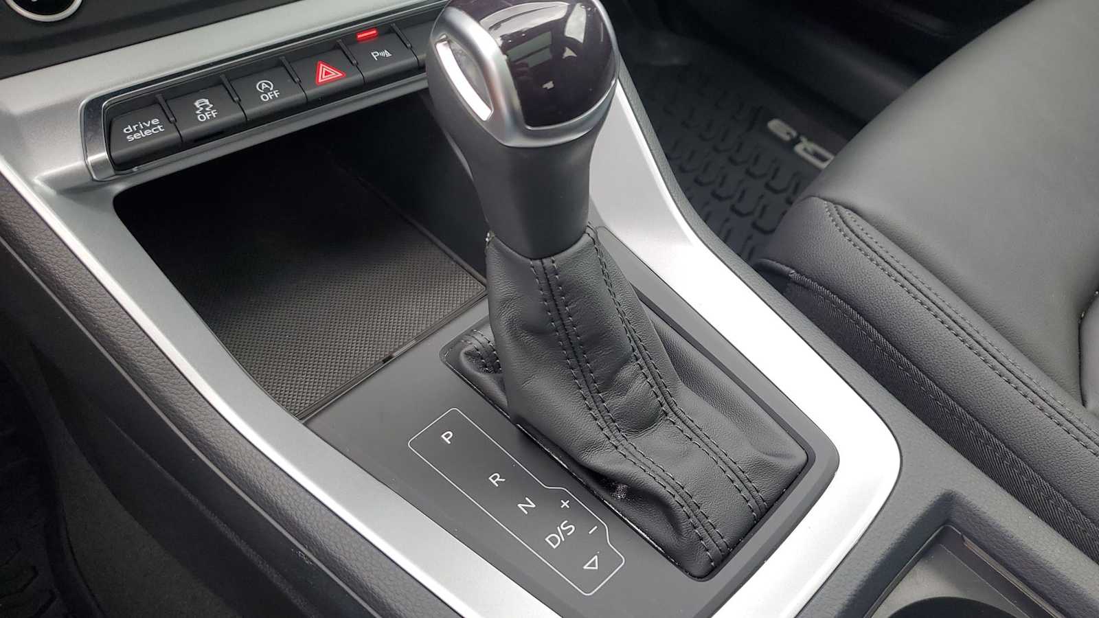 Thumbnail: 2023 Audi Q3 - 32