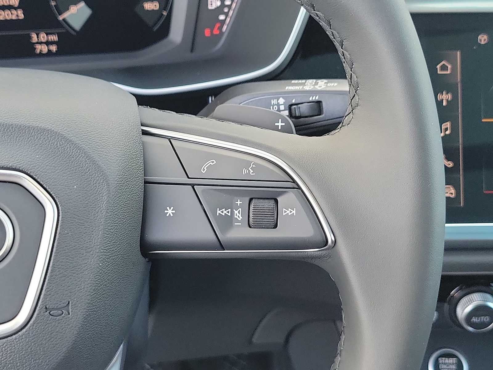 Thumbnail: 2025 Audi Q3 - 22