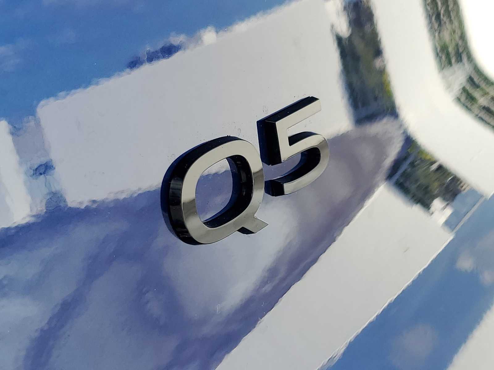 Thumbnail: 2025 Audi Q5 - 10