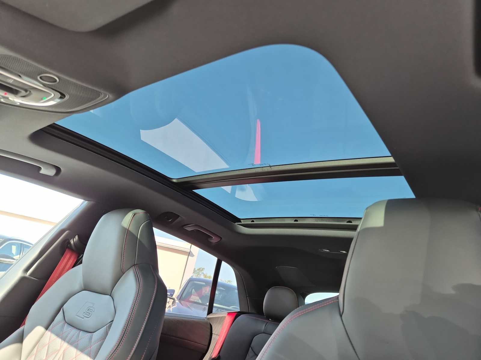 Thumbnail: 2026 Audi Q8 - 18