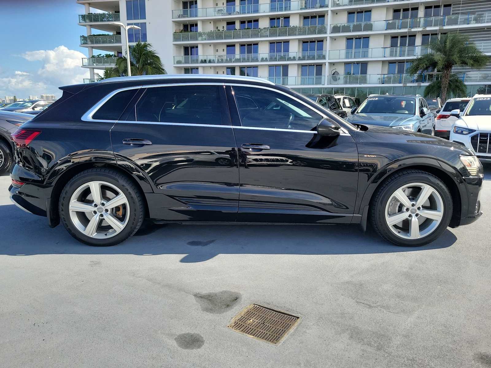 Thumbnail: 2019 Audi e-tron - 7