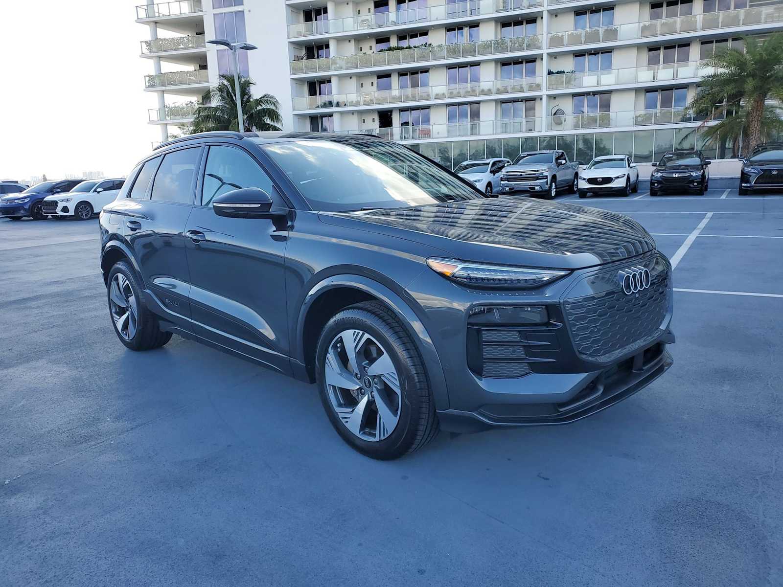 2025 Audi Q6 e-tron Premium Plus 8