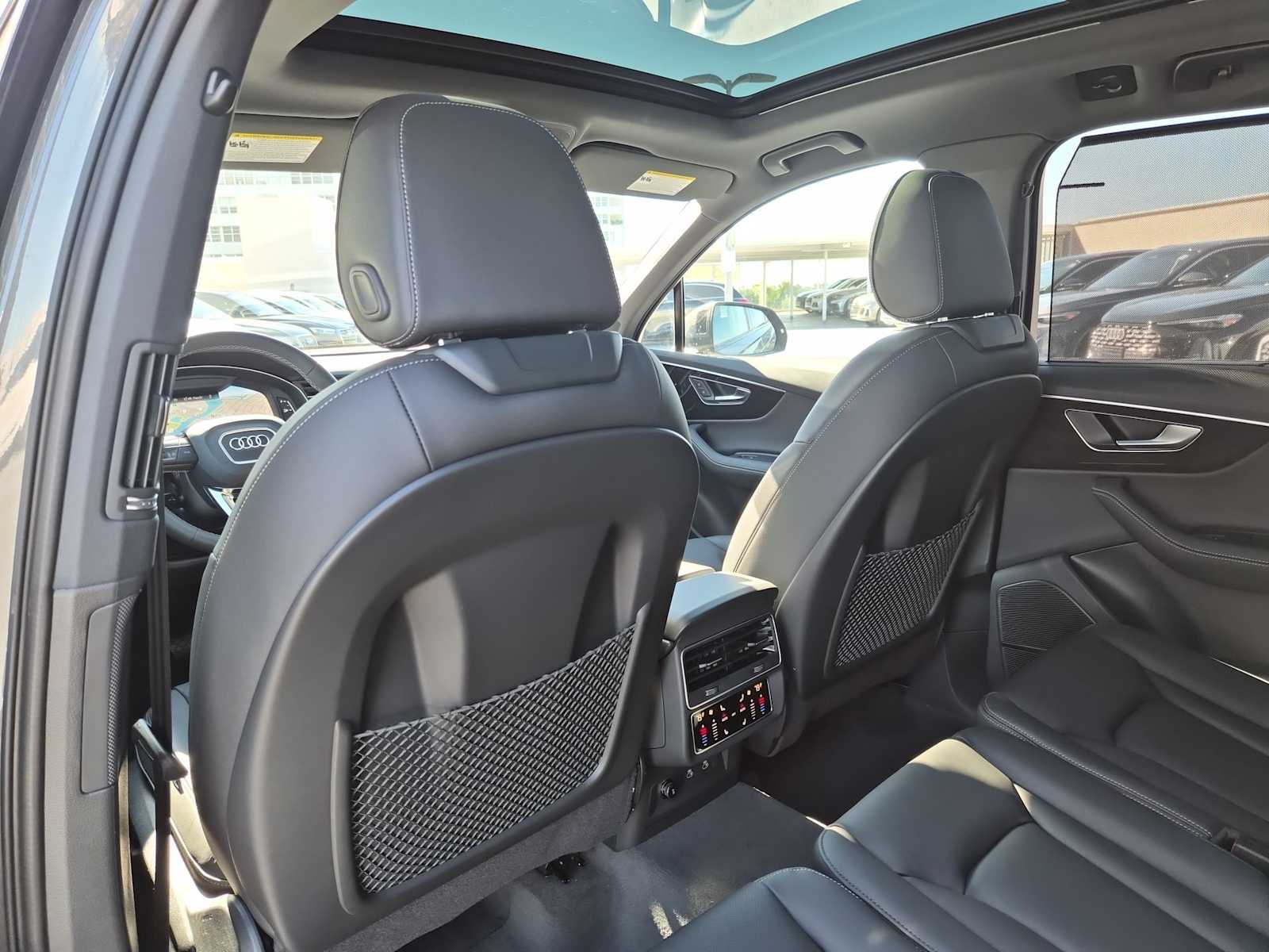 Thumbnail: 2026 Audi Q7 - 17