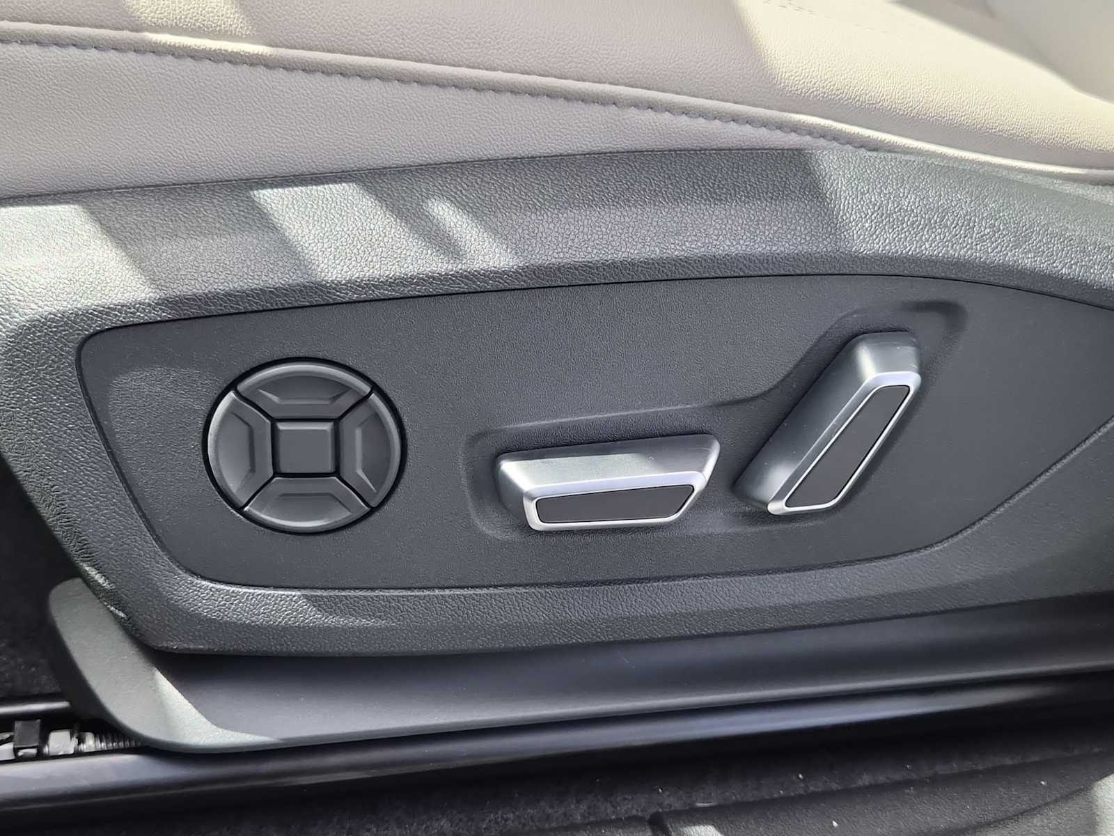 Thumbnail: 2026 Audi Q3 - 16