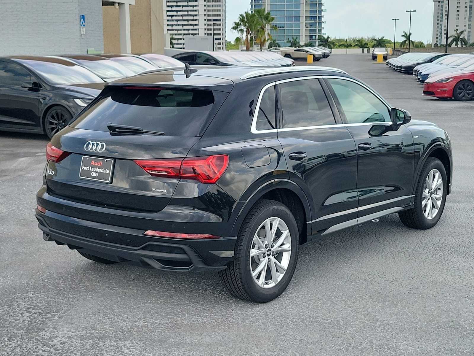 Thumbnail: 2025 Audi Q3 - 6