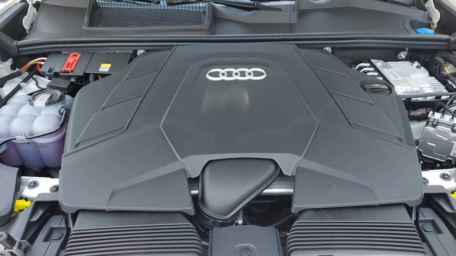 Thumbnail: 2026 Audi Q8 - 14