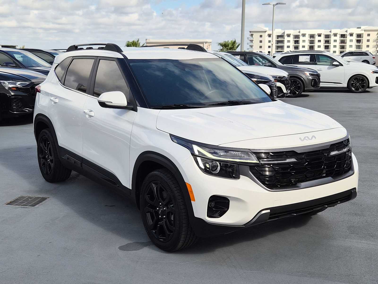 Thumbnail: 2024 Kia Seltos - 8