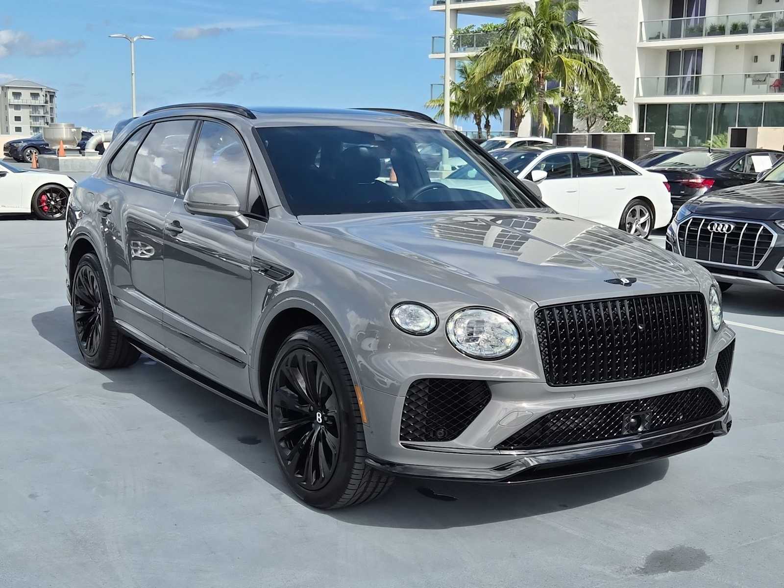 Thumbnail: 2025 Bentley Bentayga - 8