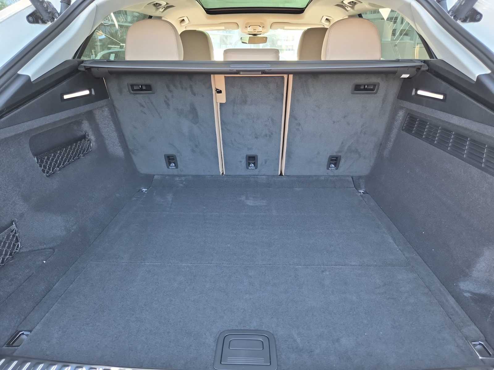 Thumbnail: 2025 Audi Q8 - 27