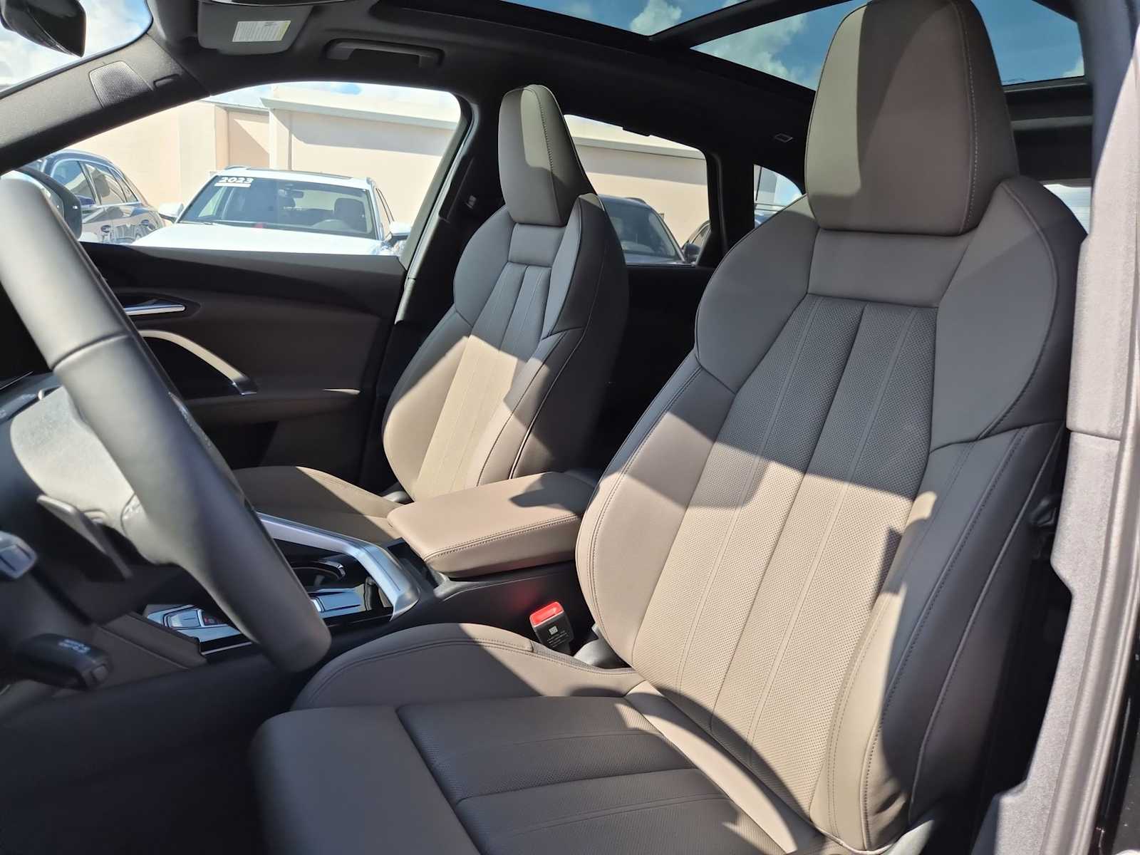 Thumbnail: 2025 Audi Q5 - 15