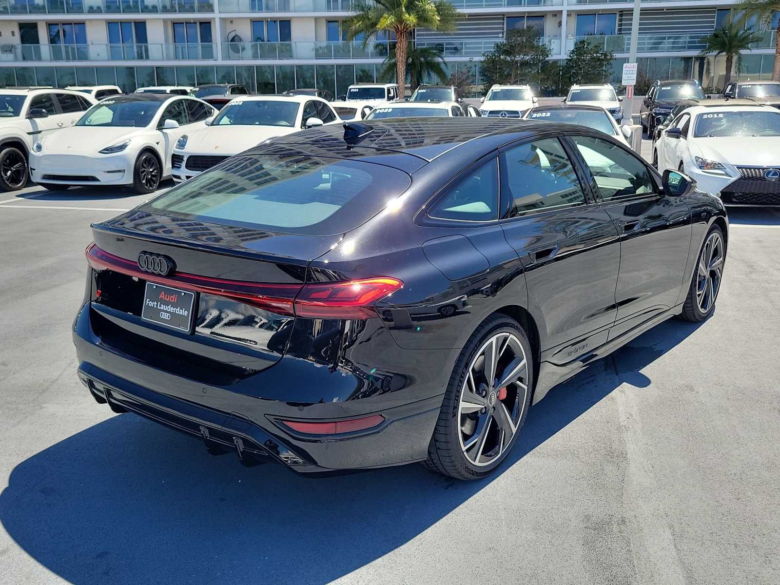 Thumbnail: 2025 Audi e-tron S - 6