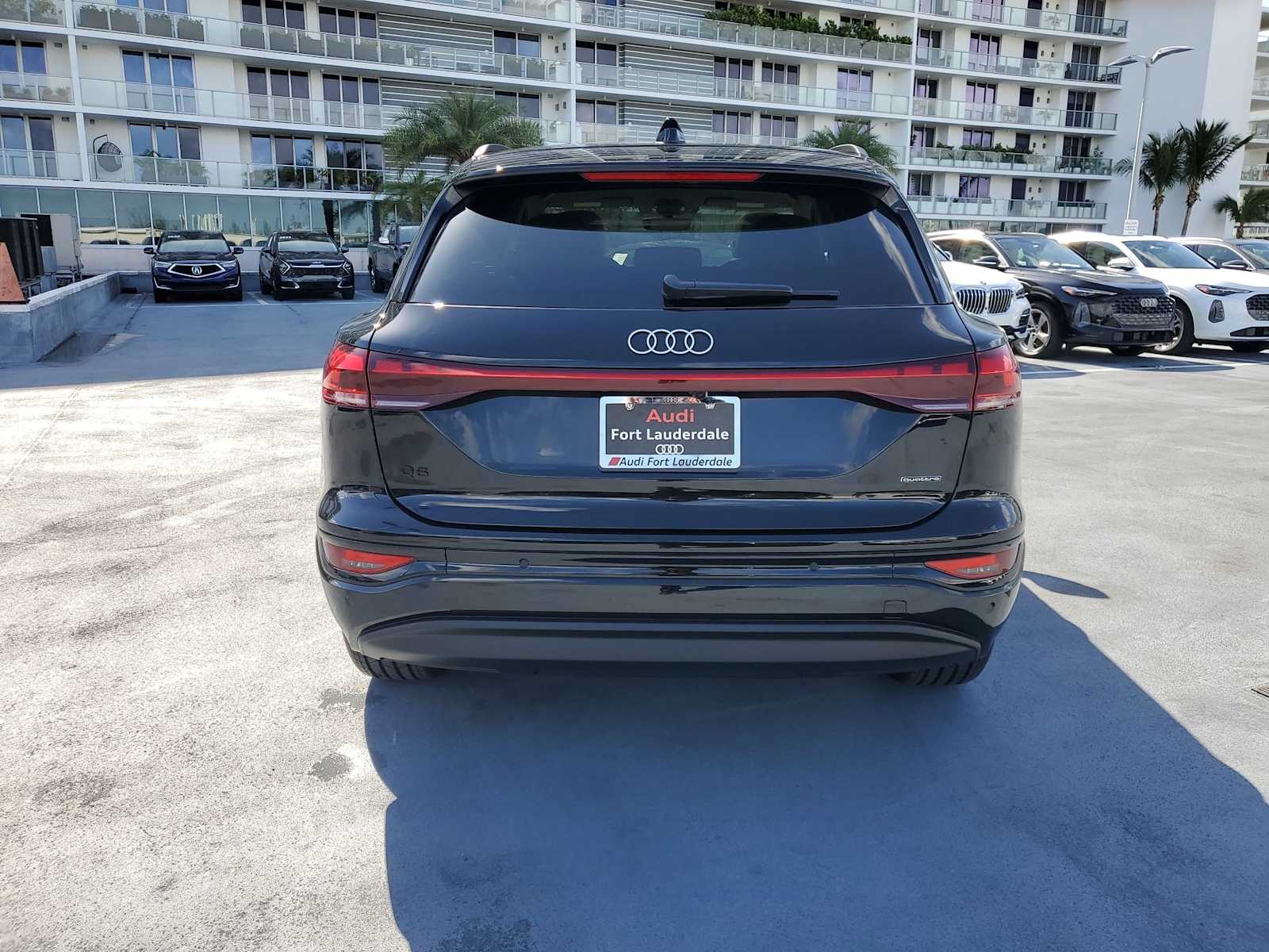 Thumbnail: 2025 Audi Q6 e-tron - 5