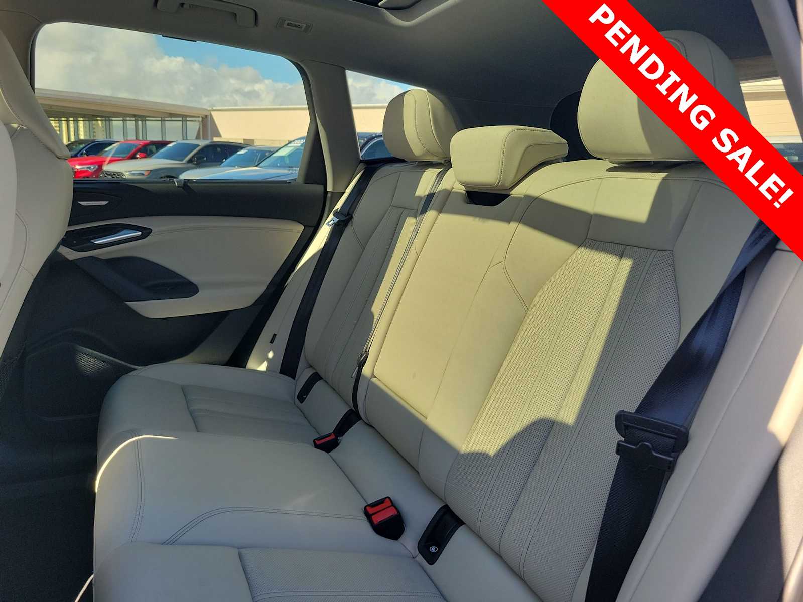 Thumbnail: 2025 Audi Q6 e-tron - 19