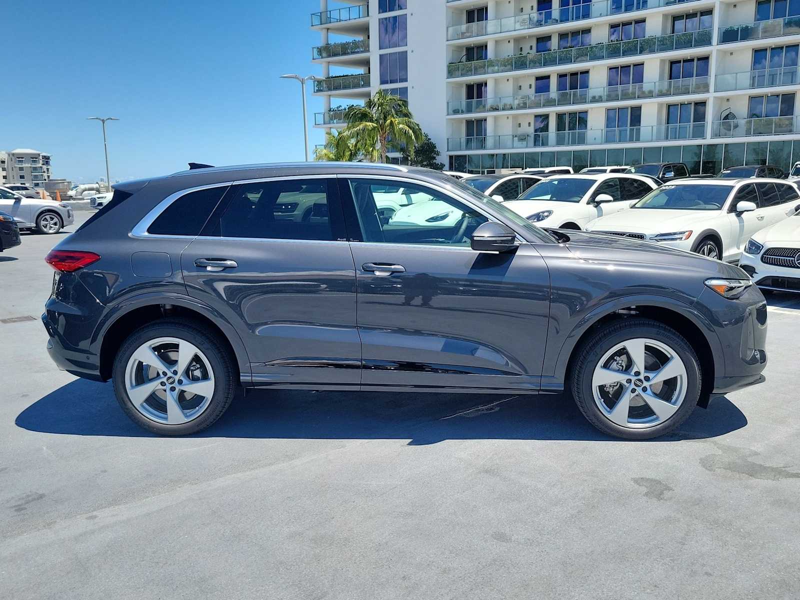 Thumbnail: 2025 Audi Q5 - 7