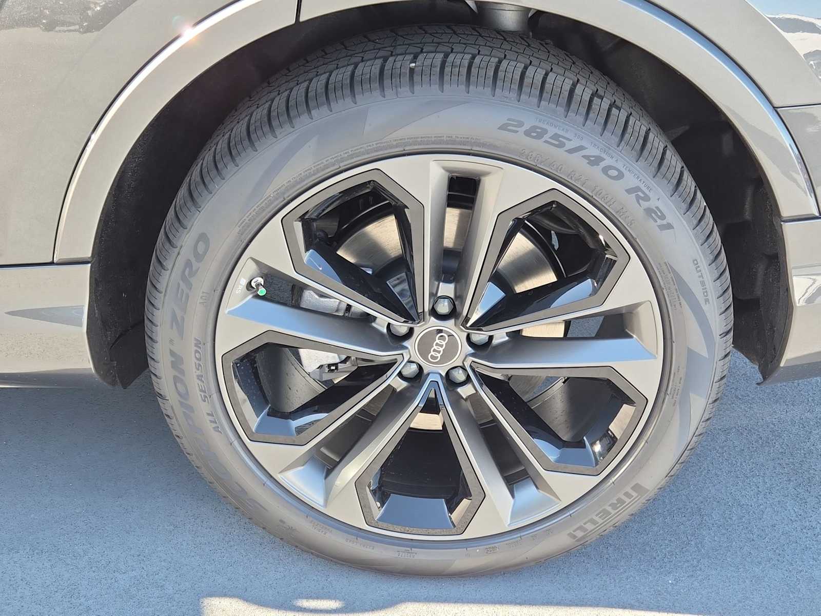 Thumbnail: 2026 Audi Q7 - 12