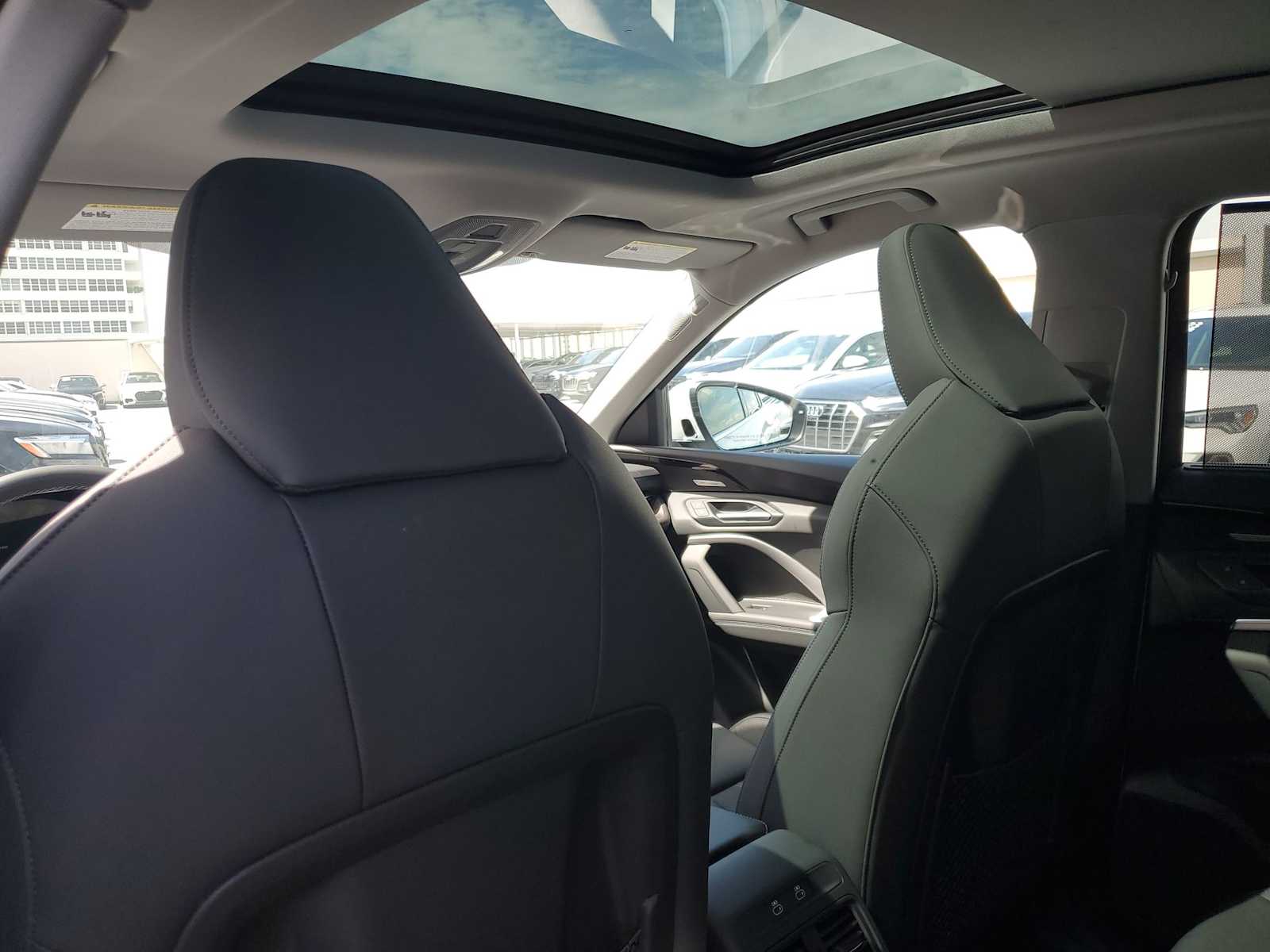 Thumbnail: 2025 Audi Q5 - 14