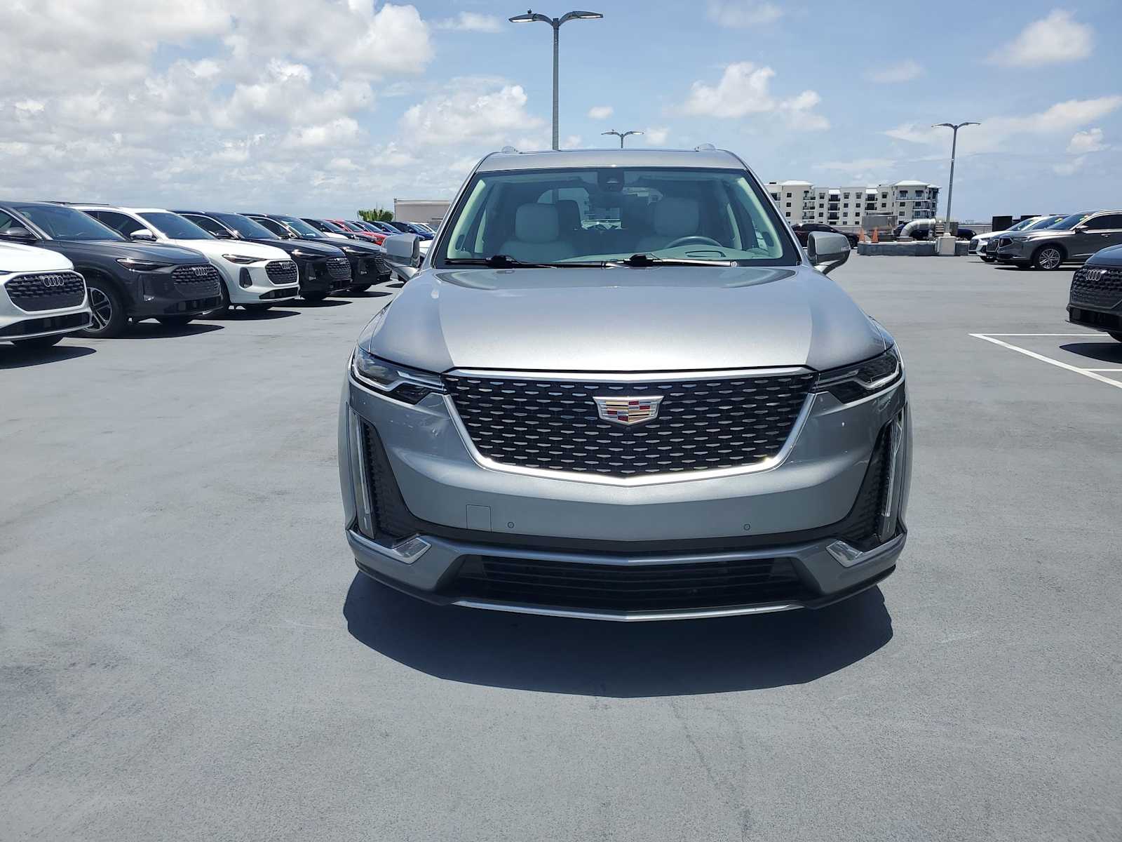 Thumbnail: 2023 Cadillac XT6 - 9