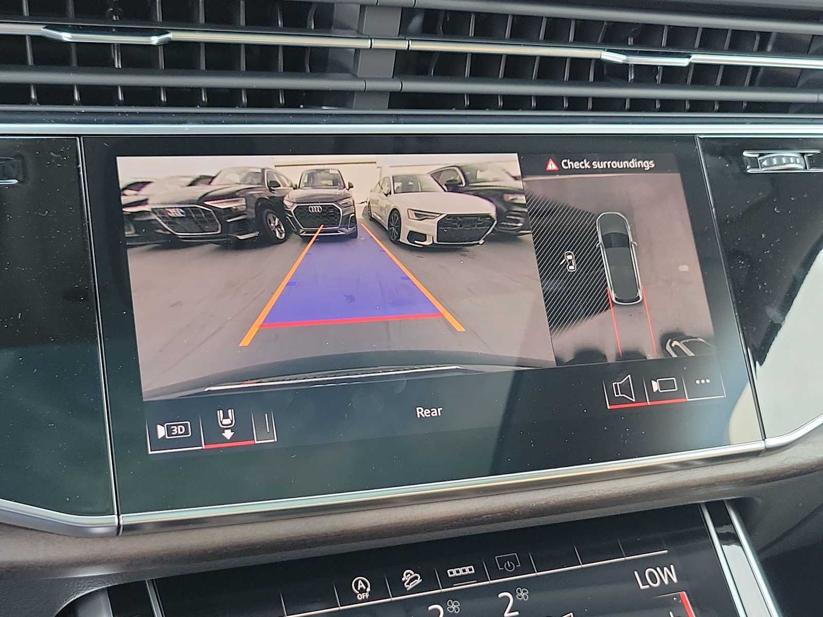 Thumbnail: 2025 Audi Q7 - 24