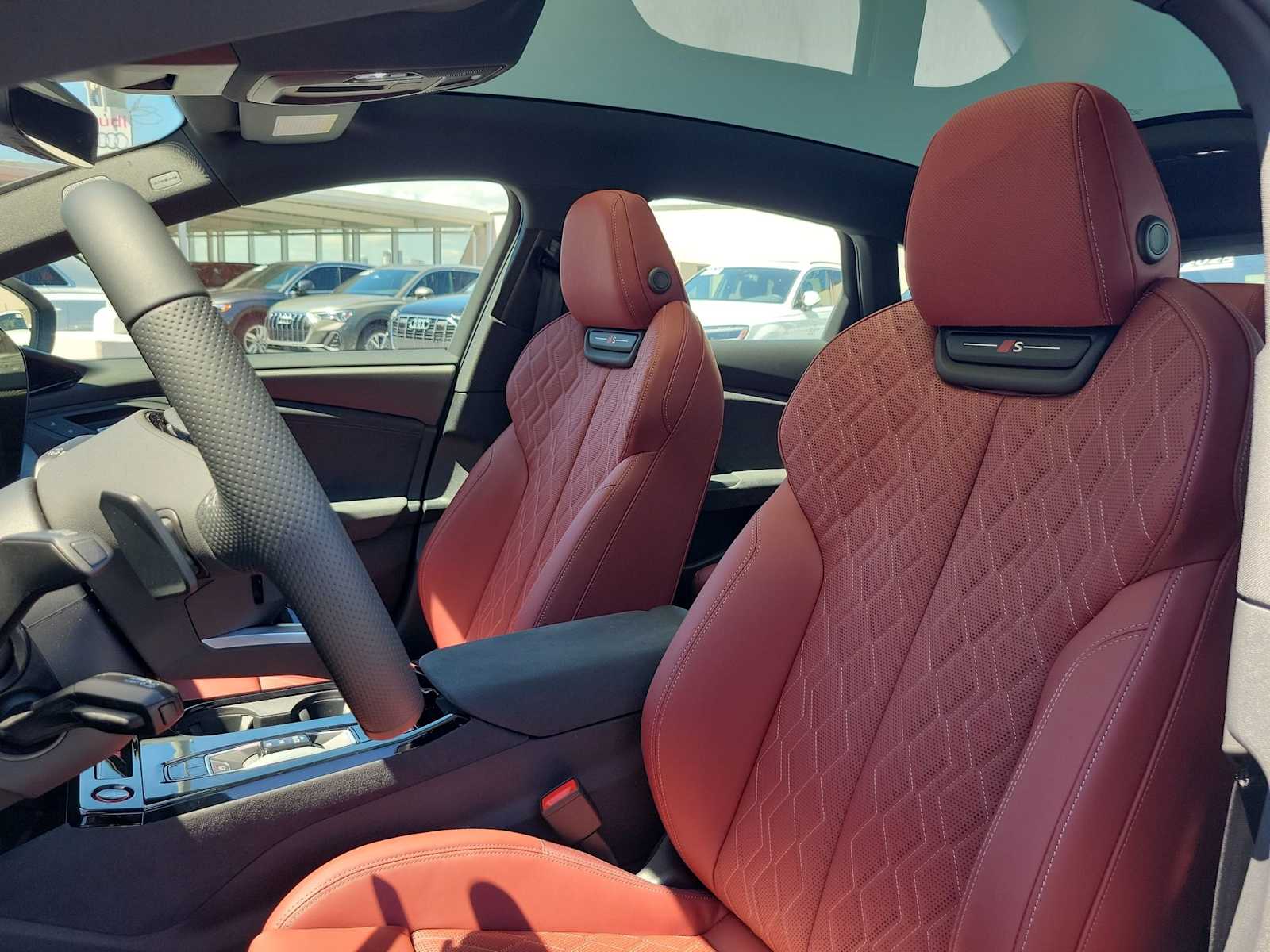 Thumbnail: 2025 Audi e-tron S - 15