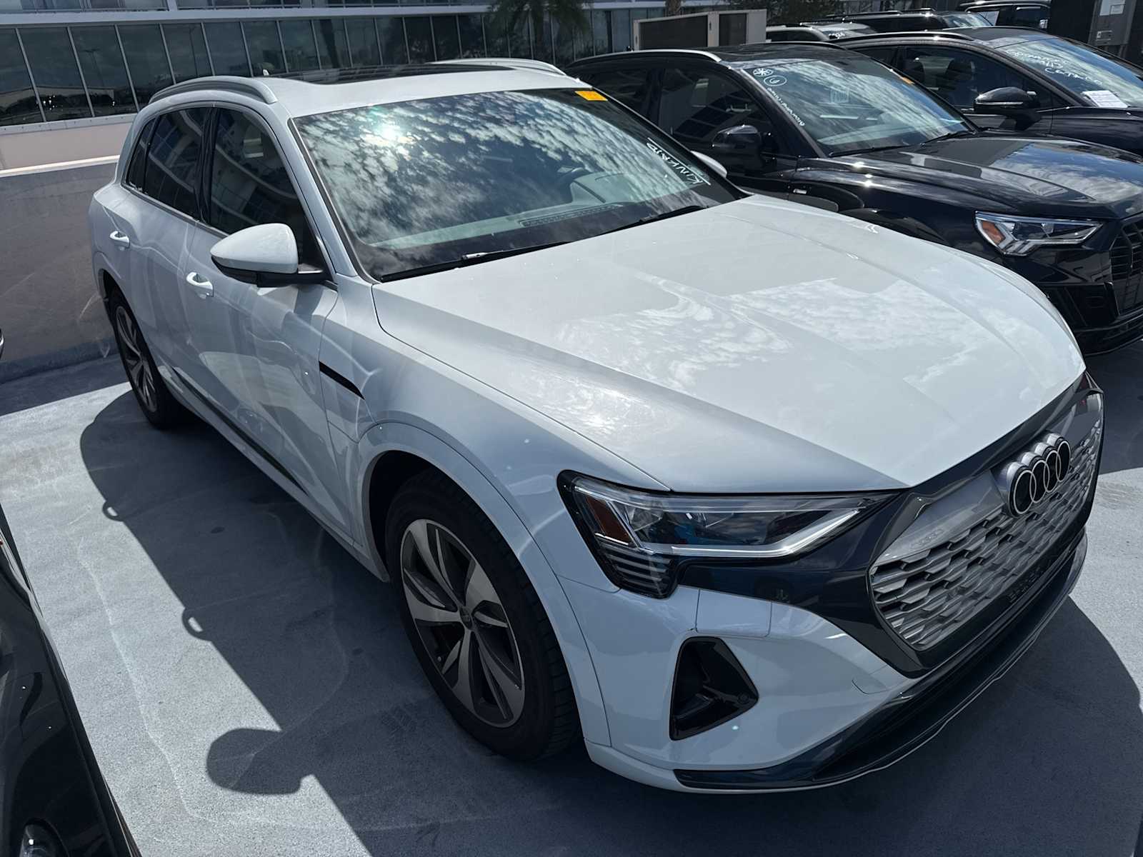 Thumbnail: 2024 Audi Q8 e-tron - 2