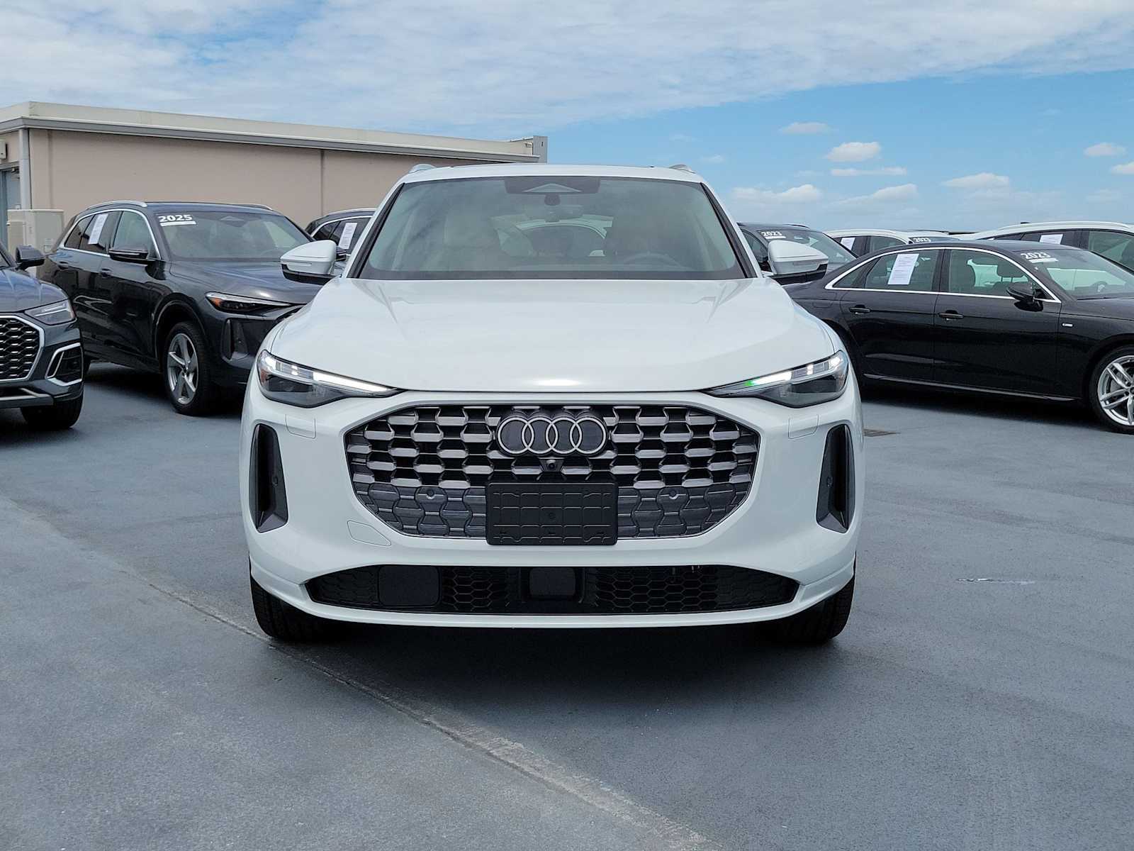 Thumbnail: 2026 Audi Q5 - 9