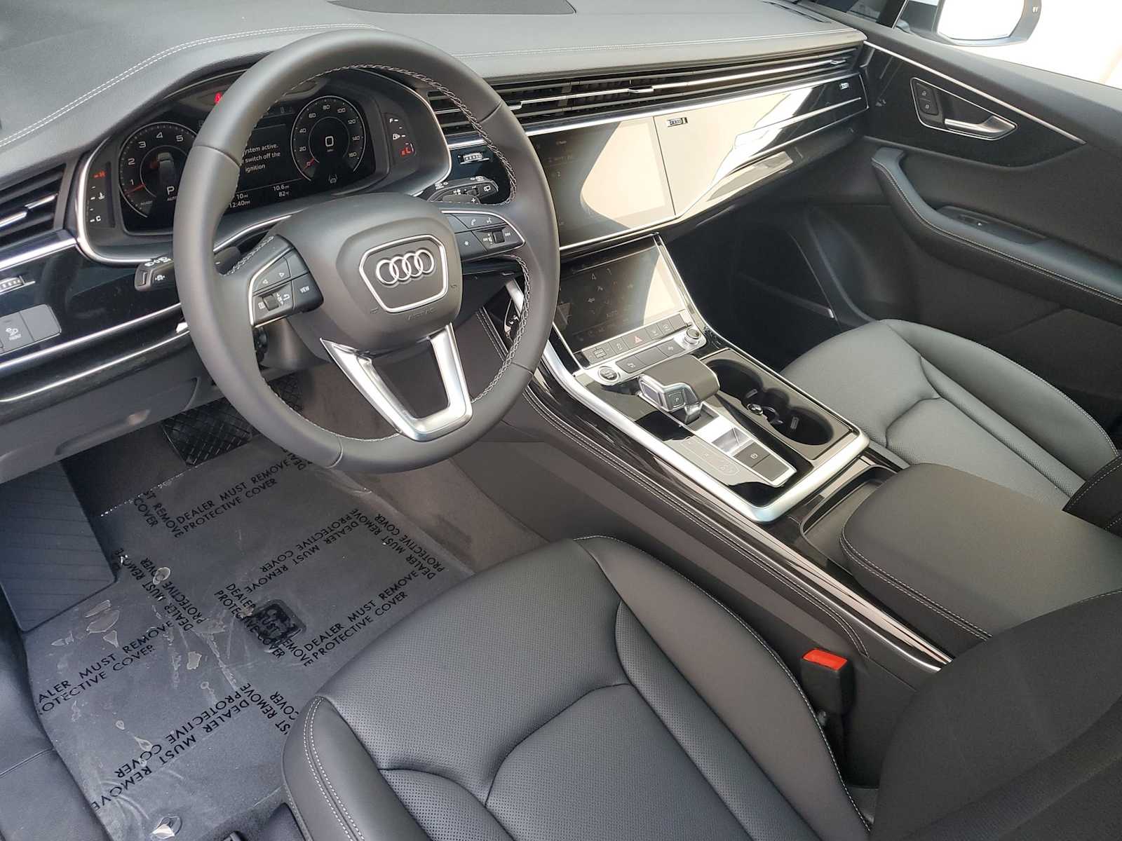 2025 Audi Q7 55 Premium Plus photo 2