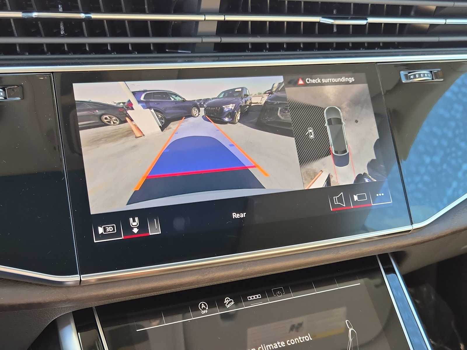 Thumbnail: 2025 Audi Q8 - 24