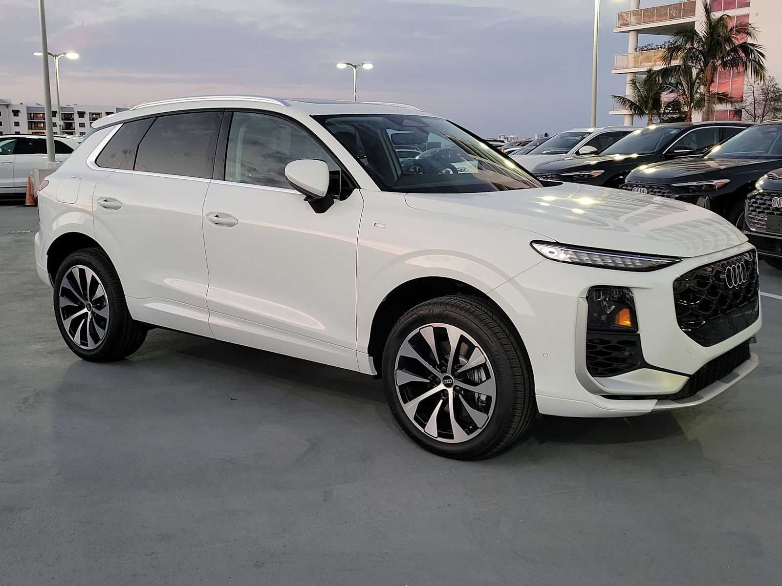 Thumbnail: 2026 Audi Q3 - 8