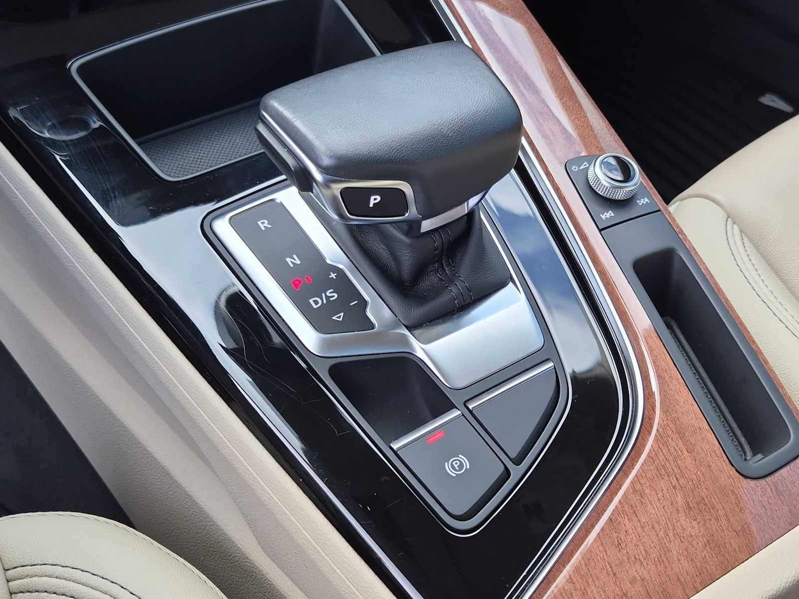 Thumbnail: 2023 Audi A4 - 25