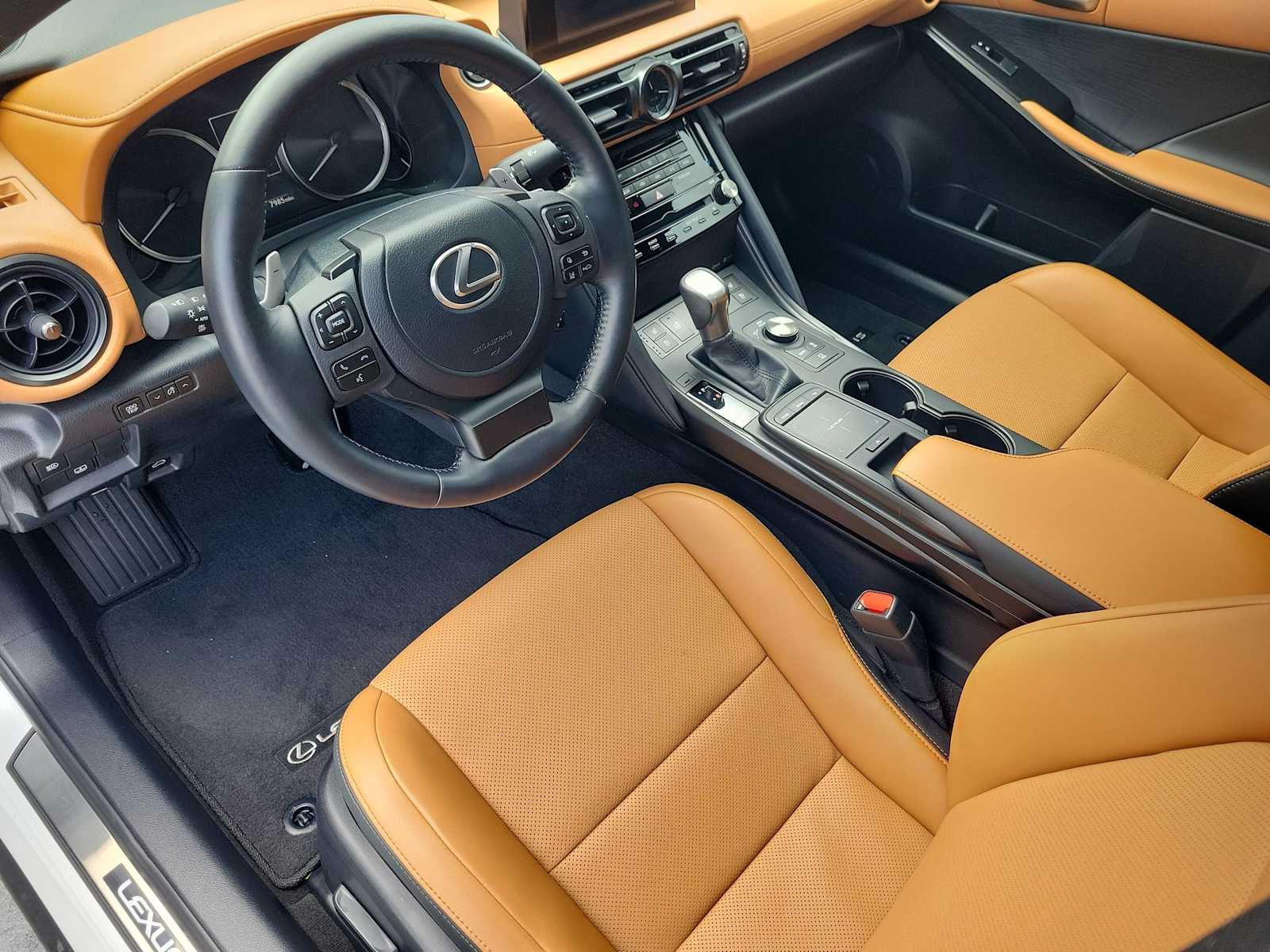 Thumbnail: 2024 Lexus IS - 2