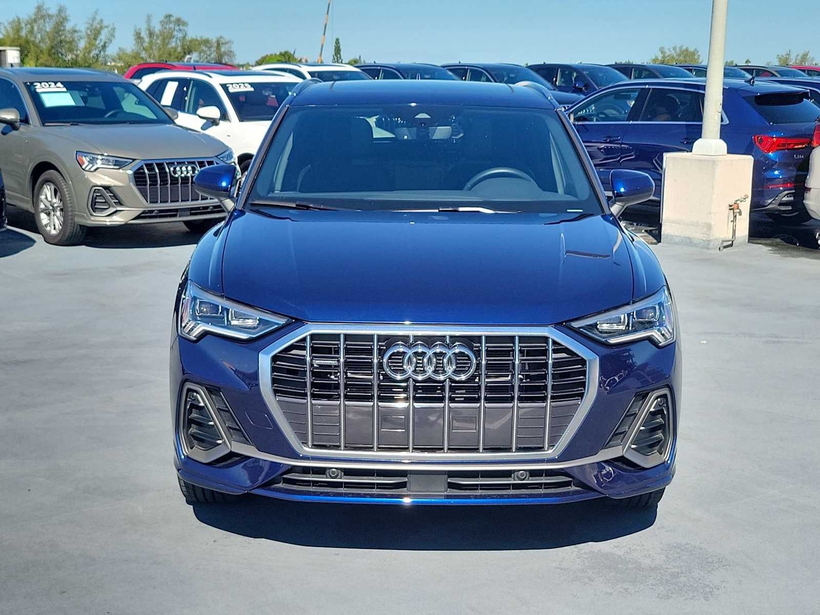 Thumbnail: 2024 Audi Q3 - 9