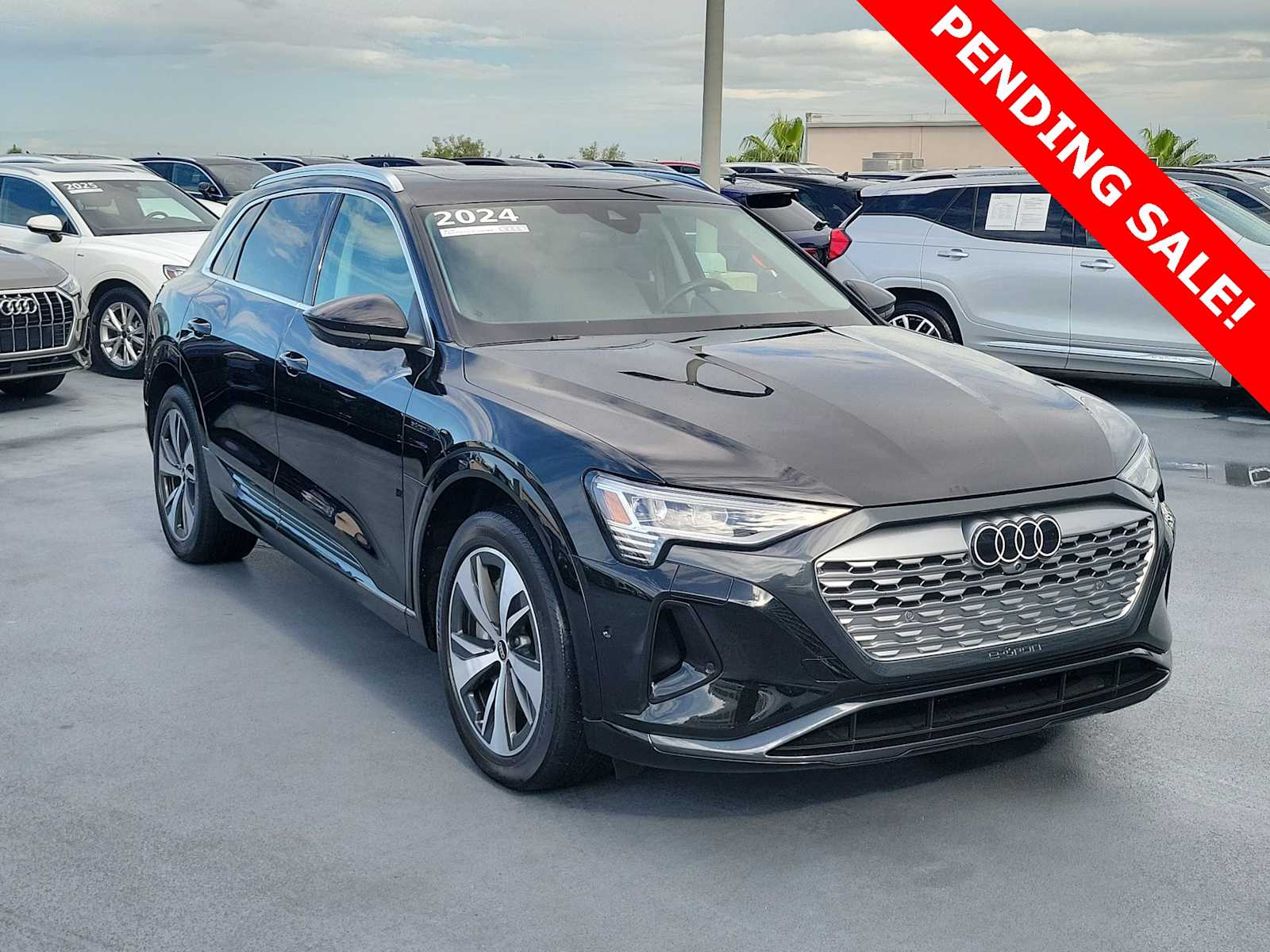 Thumbnail: 2024 Audi Q8 e-tron - 7