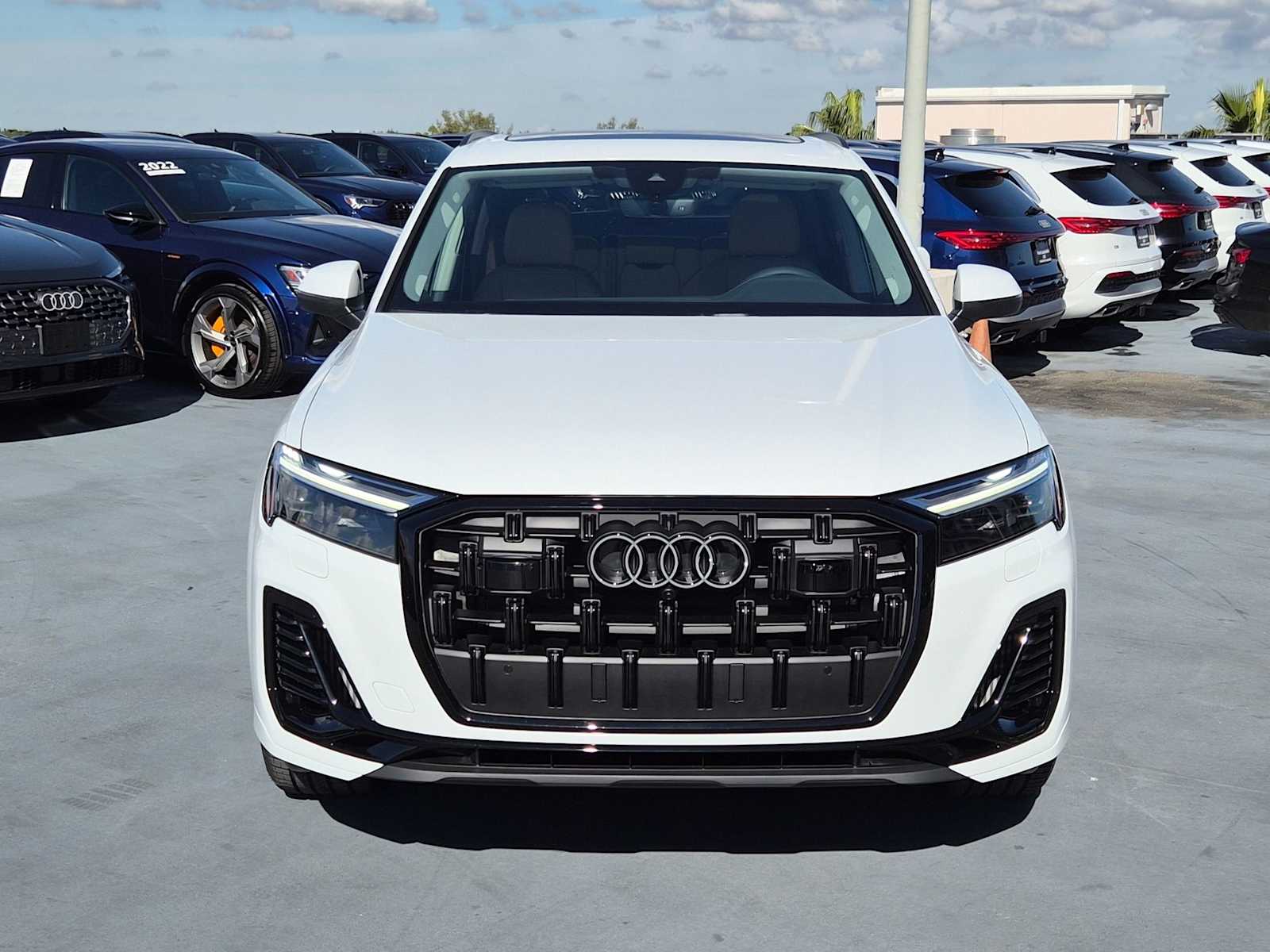 Thumbnail: 2026 Audi Q7 - 9