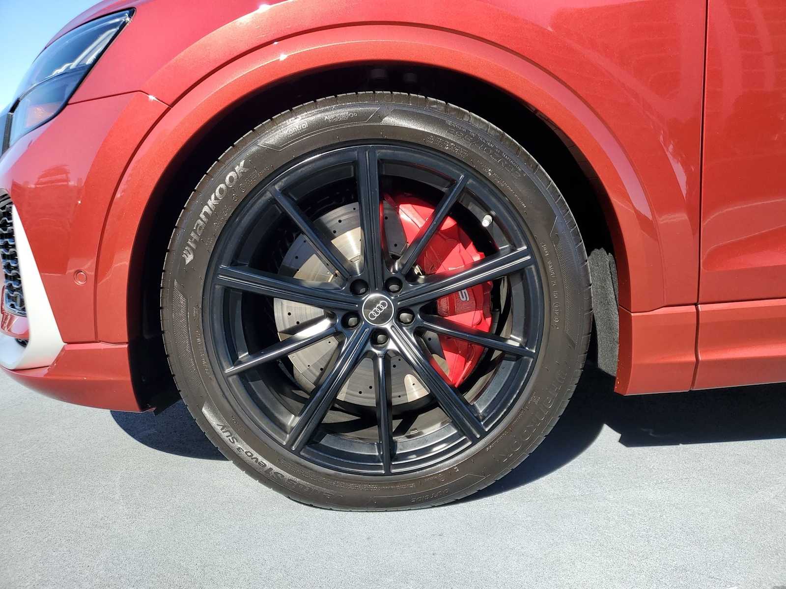 Thumbnail: 2023 Audi RS Q8 - 10