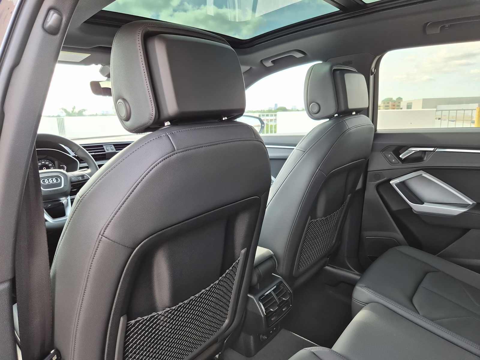 Thumbnail: 2025 Audi Q3 - 17