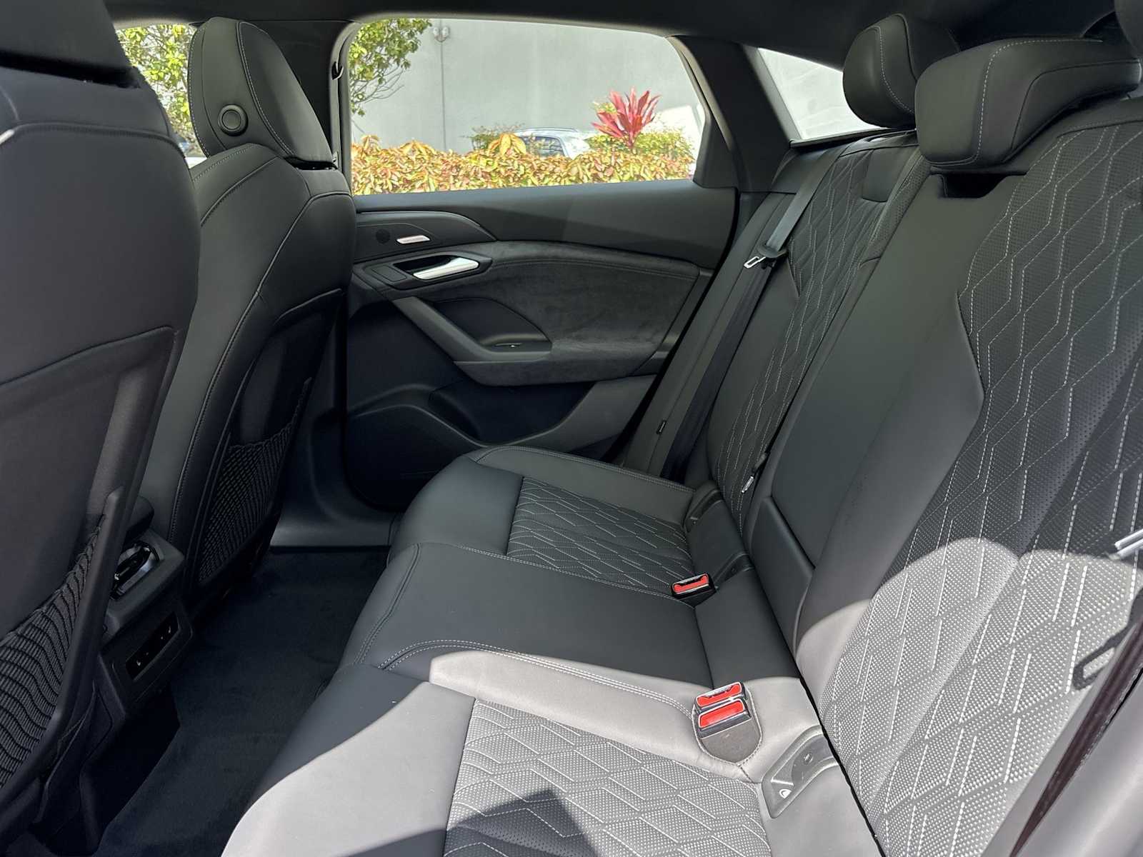 Thumbnail: 2025 Audi e-tron S - 27