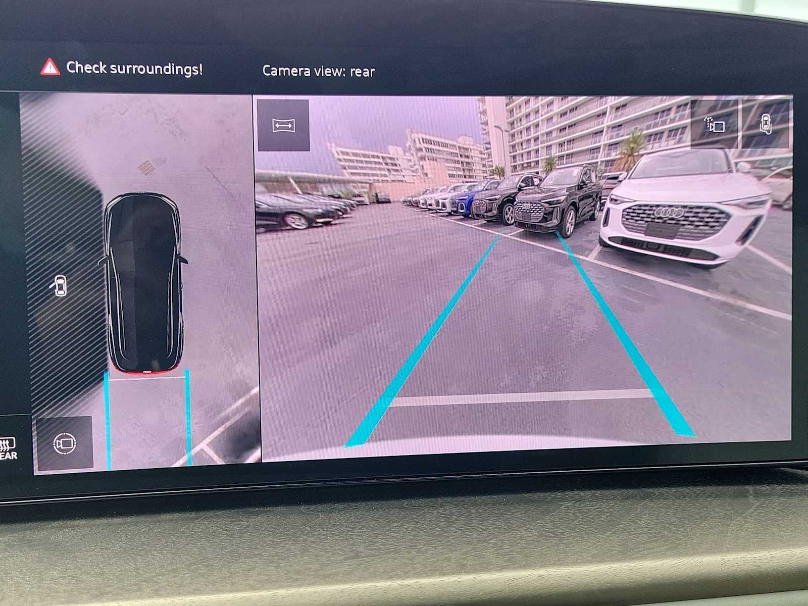 Thumbnail: 2025 Audi Q5 - 24