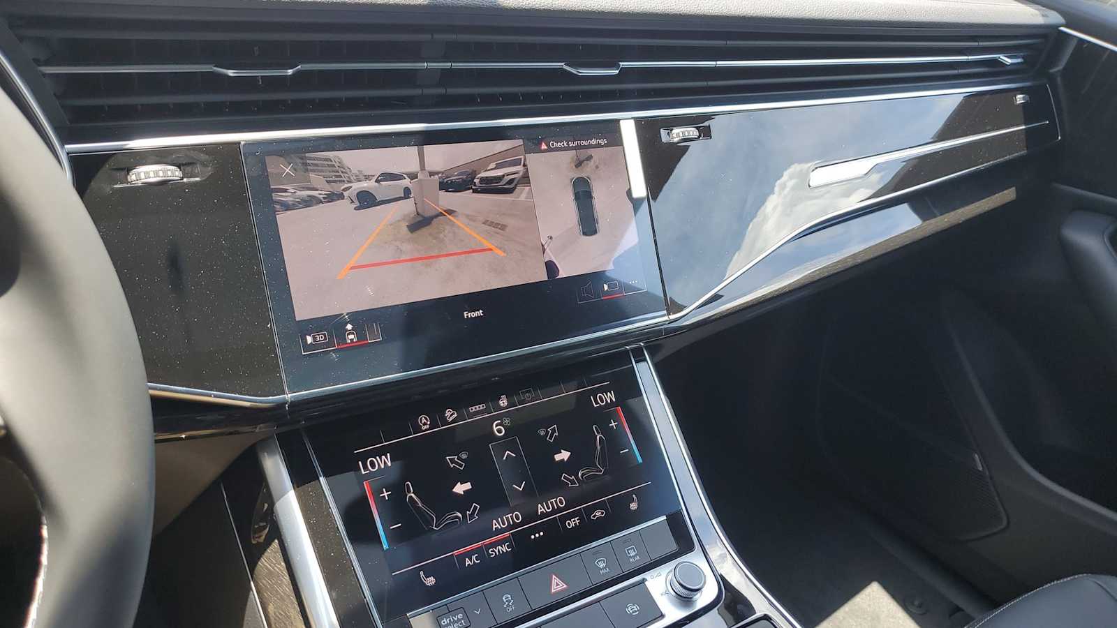 Thumbnail: 2026 Audi Q8 - 27
