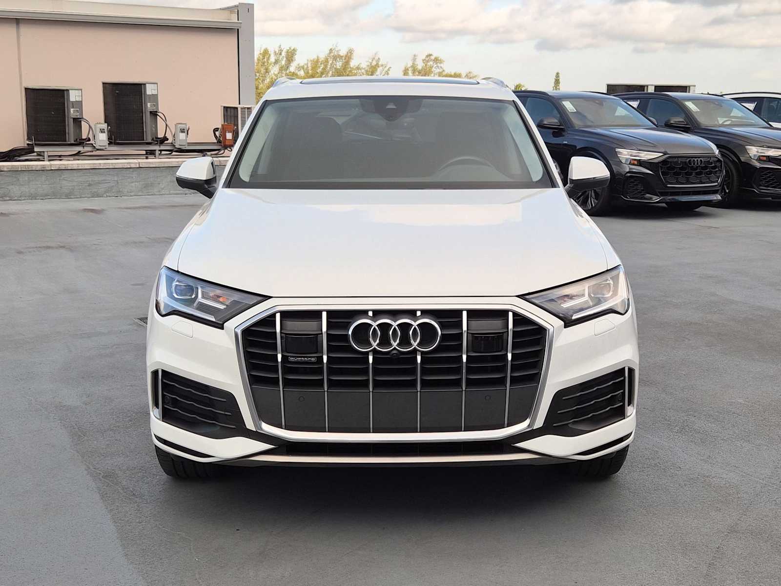 Thumbnail: 2023 Audi Q7 - 9