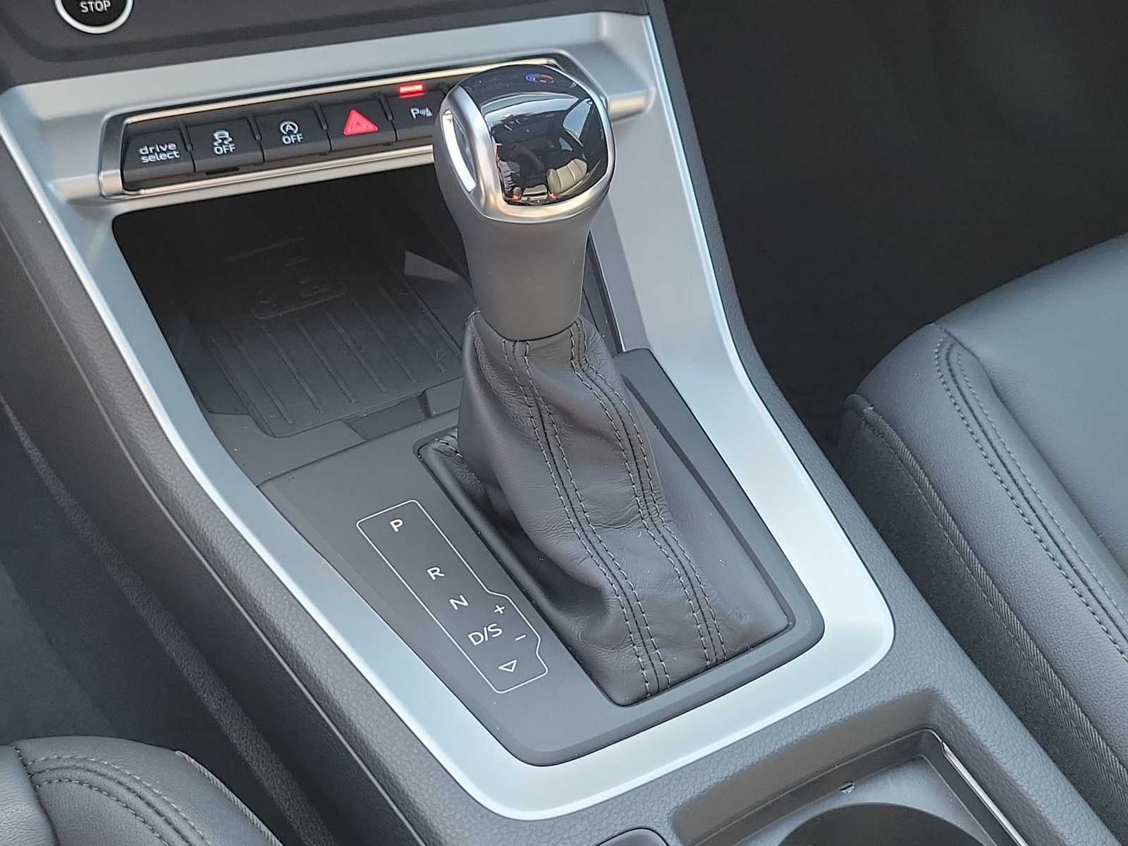 Thumbnail: 2024 Audi Q3 - 25