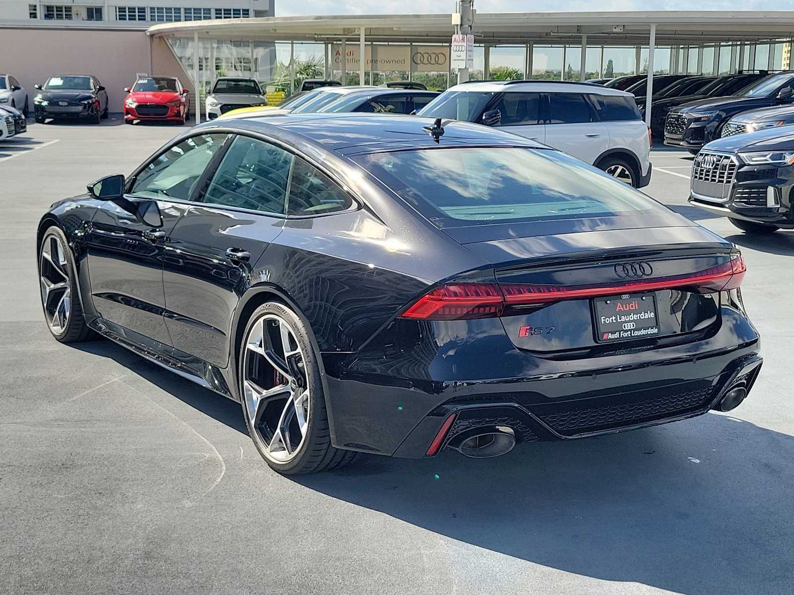 Thumbnail: 2026 Audi RS 7 - 4