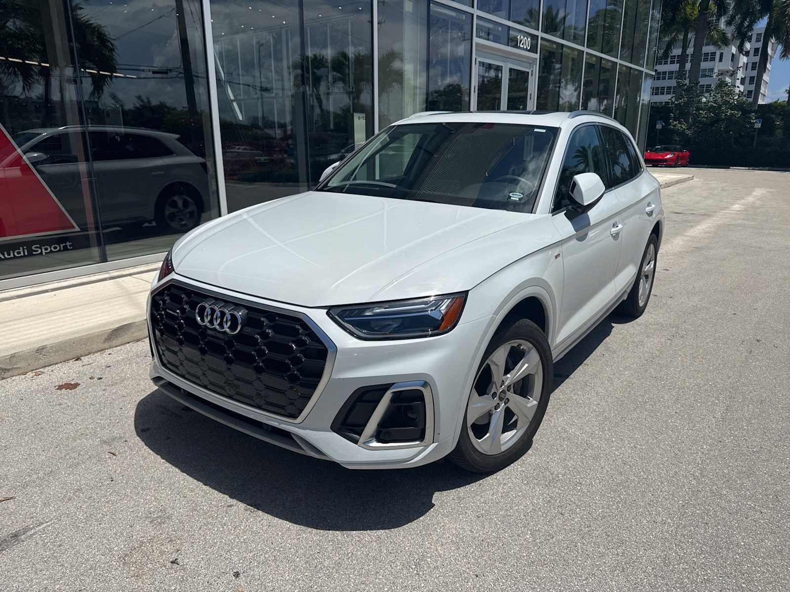 2023 Audi Q5 45 Premium Plus's photo